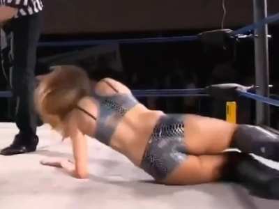 Dakota jiggle 😳