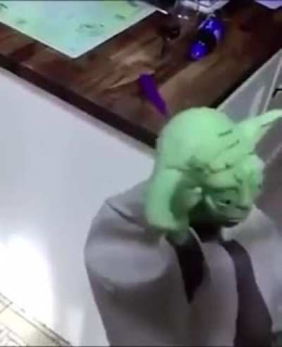 Kkkkkkkk,o yoda &eacute; fod# man kkkkk