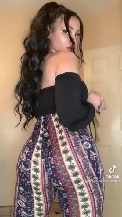 Soft & Jiggly 32 (All In The Eyes Even Before The Jiggle) 👀 😍🤤🍑