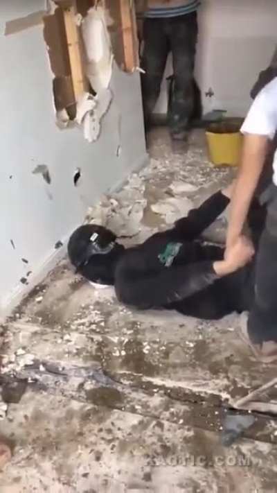 Wall meet head