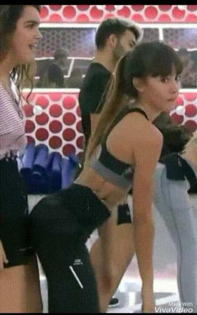 😈