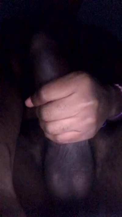 25M4FM 6&rsquo;4 based in London - Here to satisfy your fantasies