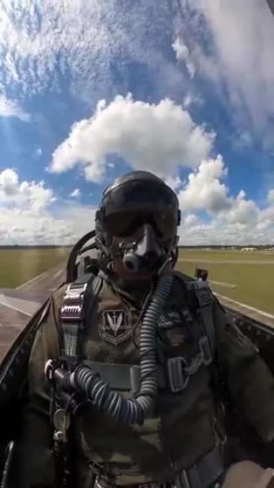 Взлёт с полным форсажем на F-16