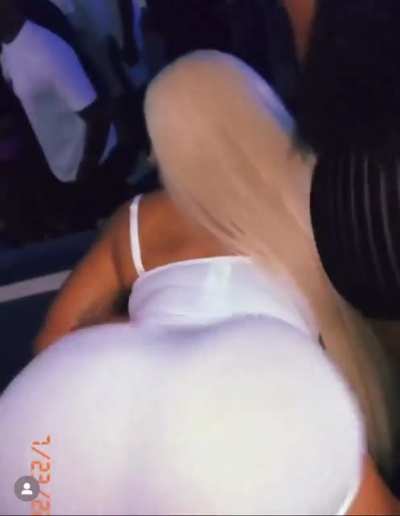 LUV WHEN THE SLUT COME OUT OF HER ‼️😩