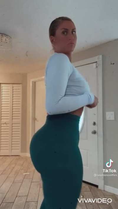 Jiggle goddess