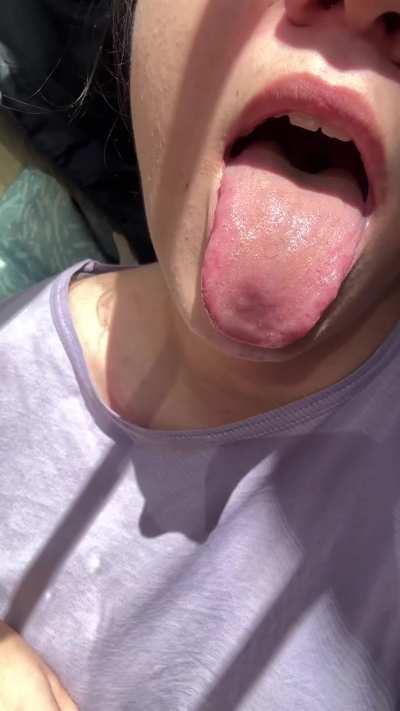 My tongue tastes sweet because I've eaten honey.
