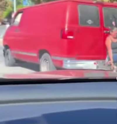 What A Wife/Girlfriend!  When You Can&rsquo;t Afford A Hitch Use Your Wife😎
