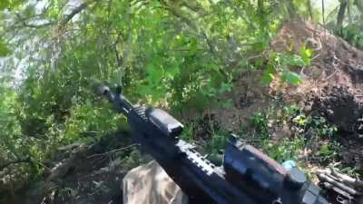 (TG) Rifle battle between a soldier of the 🇺🇦 49th assault battalion &ldquo;Carpathian Sich&rdquo; and the enemy