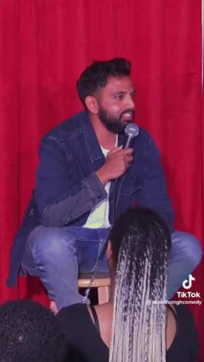 This comedian&rsquo;s whole reaction to a &ldquo;heckler&rdquo; is just a spiralling shitfest of angry cringe. Could this guy be any less funny?