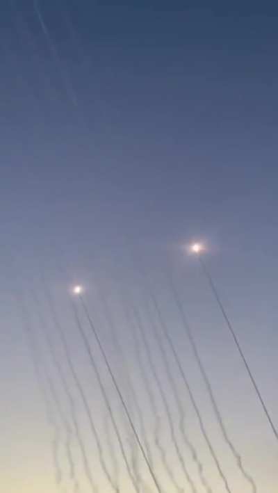 Ukrainian 🇺🇦 HIMARS/M270 strike firing 18 GMLRS missiles at Russian Targets