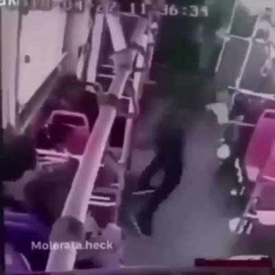 amassou a cabe&ccedil;a