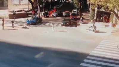Police officer in Argentina gets stabbed by a knifeman after shooting him in the leg