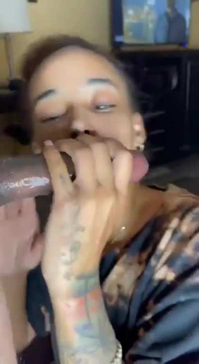 👀