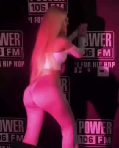 iggy azalea in flare pants