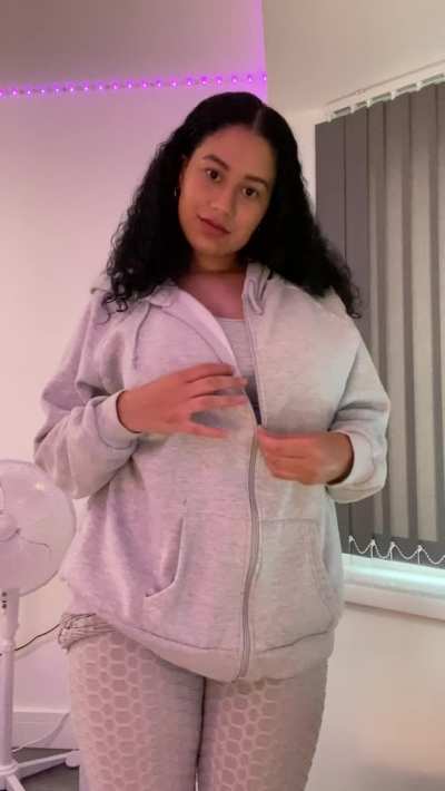 (F19) If even 5 guys like my ass, I'll celebrate and fuck myself anal 🙈