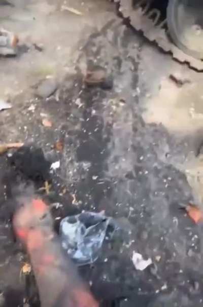 attention shocking material! Ukrainian soldier's comment: "Interestingly, will the mother recognize her son? ... bastards, they don't even want to take their bodies!"