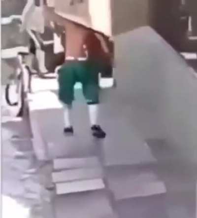 i was already impressed...then he got on the bike and im like "youre fucking kidding...?"
