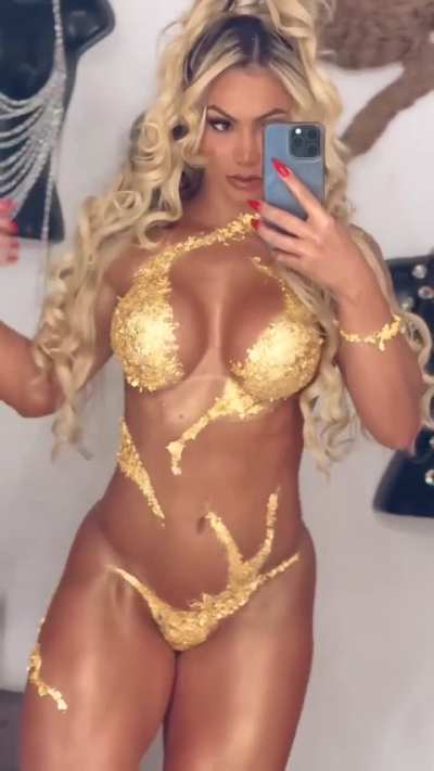 👑