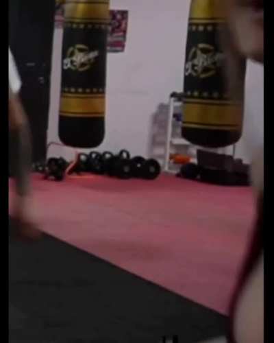 Que tetas y luego parece que les encanta ense&ntilde;&aacute;rselas a los entrenadores