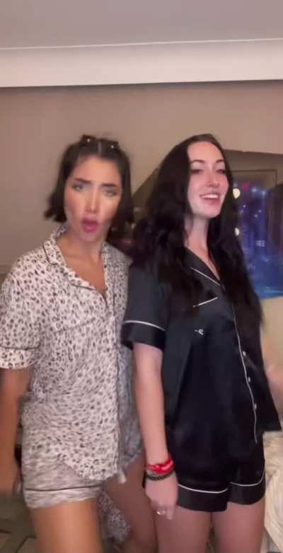 Two hotties!
