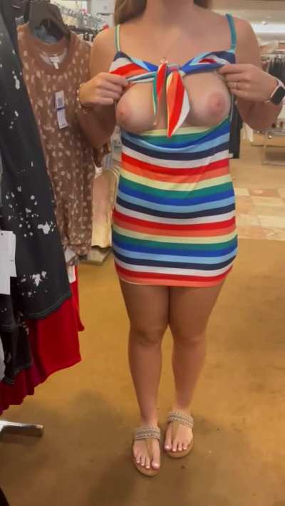 This dress was made for pulling them out 🤗😊