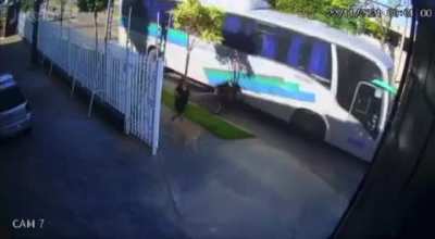 Guy gets ran over by bus