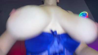 Big bouncing tits 