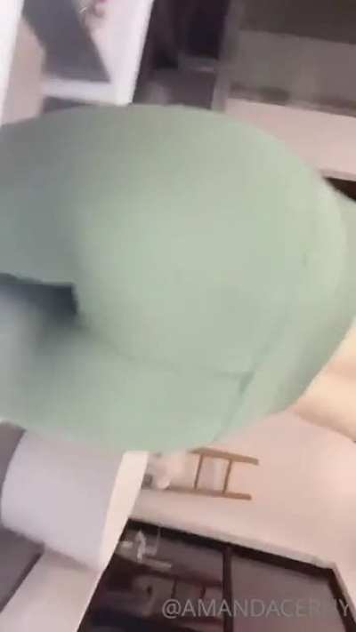 She teasin