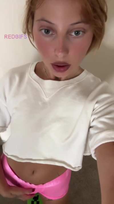 Write "yes" and I'll send you a video of me masturbation 🌟