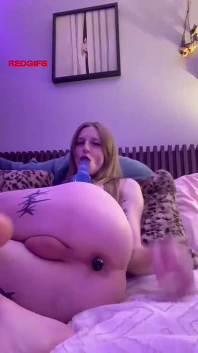 What kind of cock do u like on a sissy.. big or small?