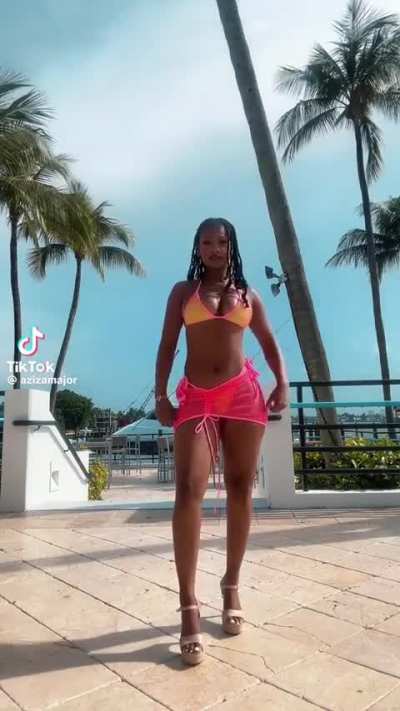 @azizamajor
