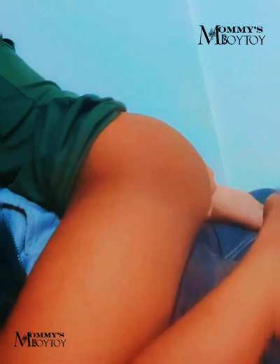 Ebony Cheating girlfriend giving me lapdance &amp;amp; kissing hard in front of her cuck boyfriend (part2) 