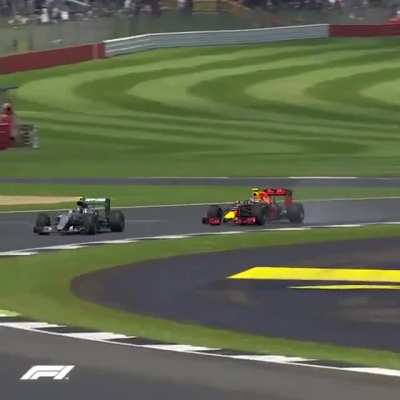 Classic Overtake: Verstappen passes Rosberg at Becketts - Great Britain 2016