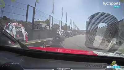 Llevan a los familiares a boluderar en los boxes