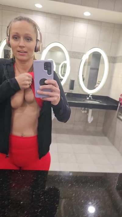 [F] what if I flash you at the gym