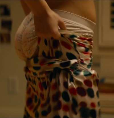 Jennette McCurdy's plump ass drives me insane