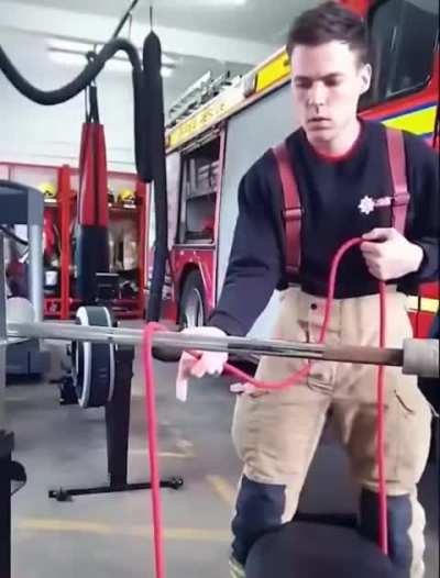 The physics behind a firefighter’s clove hitch knot