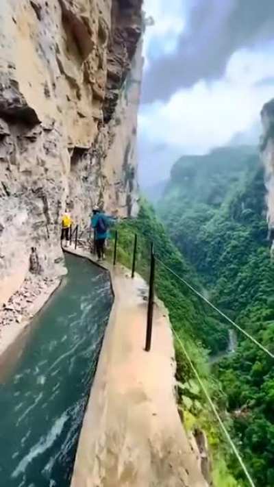 Trilha Levada Do Caldeir&atilde;o Verde - Ilha Da Madeira.