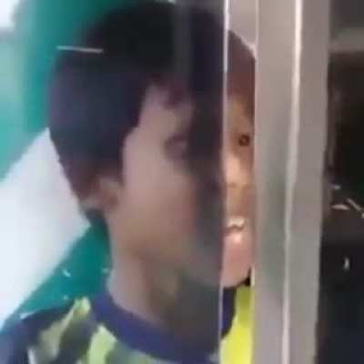 :V