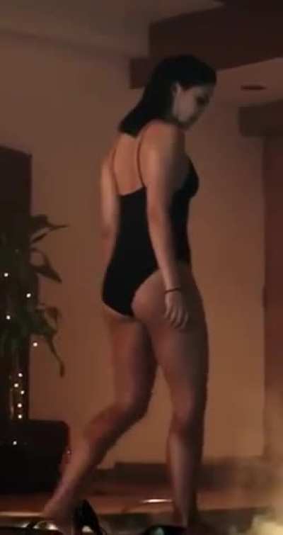 Camilla Mendes