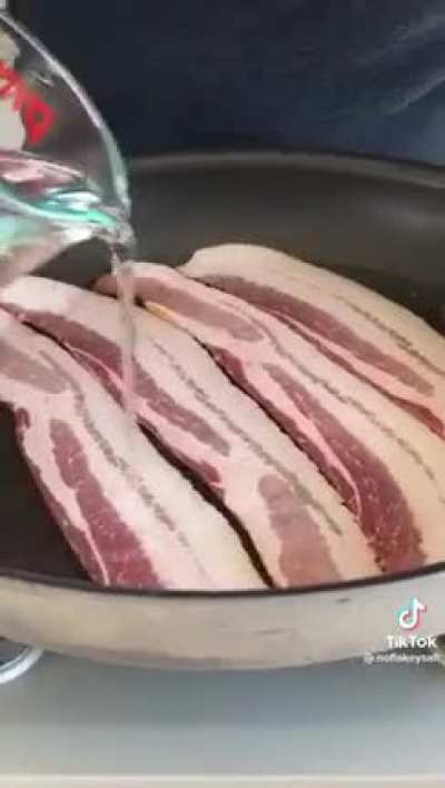 Yes, you can boil bacon. Don&rsquo;t hurt the messenger