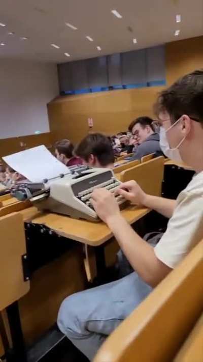 &hellip;so I&rsquo;ll bring a typewriter.