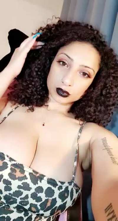 Whats my bust size any guesses 😈❤️