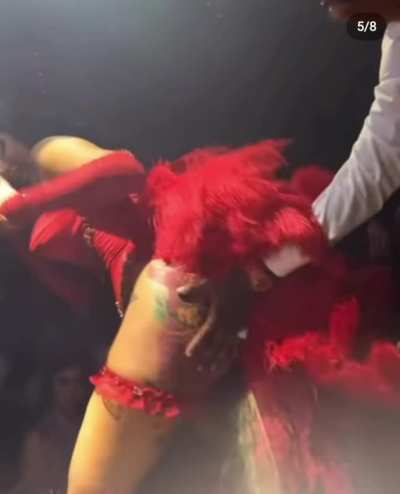 Twerk at party