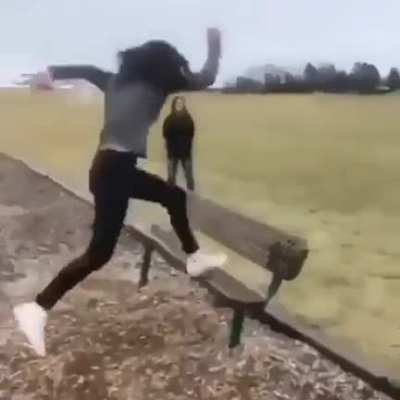 Sh got the stanky leg😳
