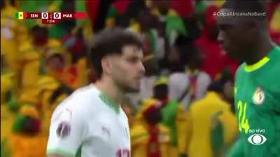 Sergio Maur&iacute;cio annciando o Perrengue na Band no meio da Copa Africana de Na&ccedil;&otilde;es
