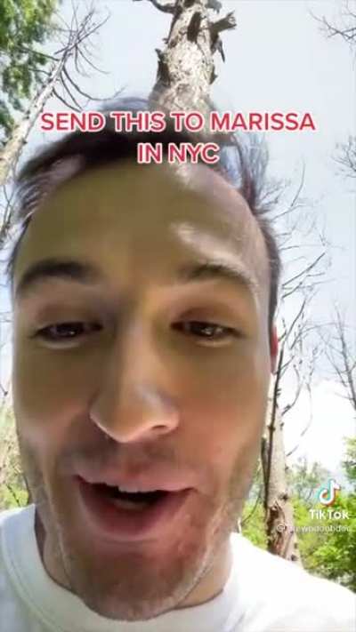 Man uses the power of the internet to let a girl know her friends are shady