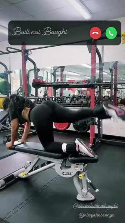 😍🍑🍑