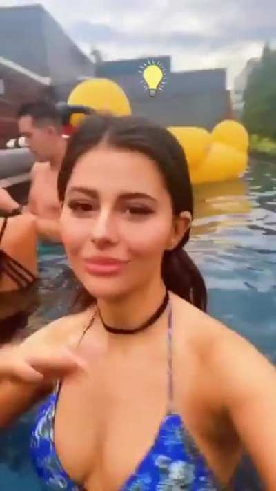 😝