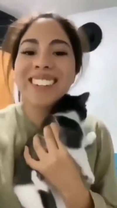 Kitty's reaction to her owner's filter is too funny